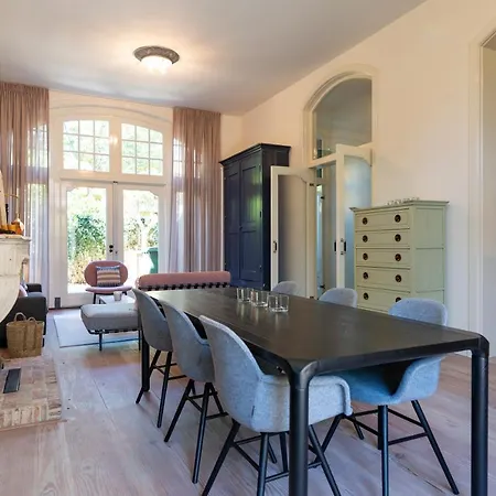 Boutique - Book Via 'bloemendaal Collection' *