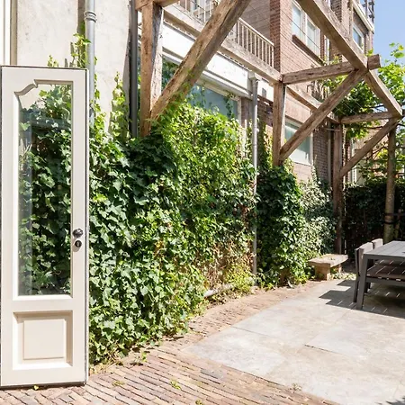 Boutique - Book Via 'bloemendaal Collection'